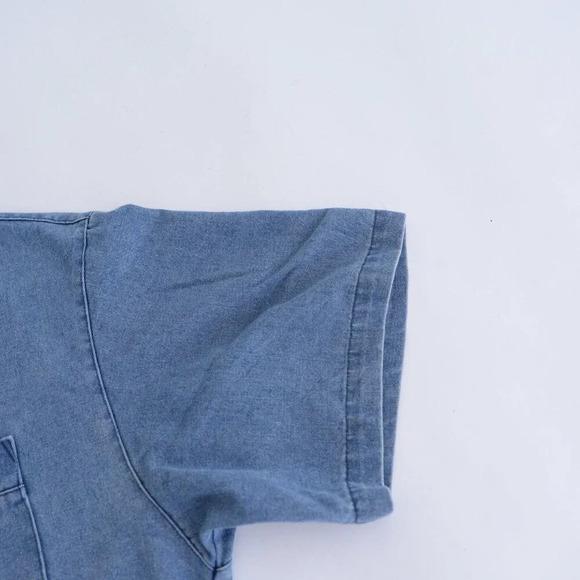 VTG C2 Studios Blue Denim Looney Tunes Back Hit Button  Up Short Sleeve Shirt M - Picture 4 of 11